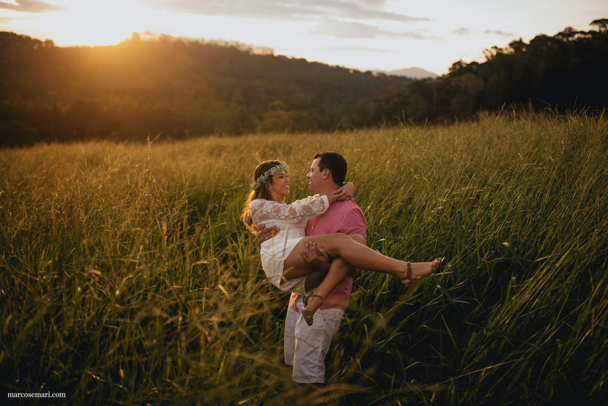 esessionensaiodenoivos-precasameno-savethedate-pedraazul-romantismofotografodecasamento-fotografodevitoria-pordolsol-casandonocampo-weddinginspiration-ensaioromantico-ensaionocampo-fotografodevitoria-marcosemarifotografias