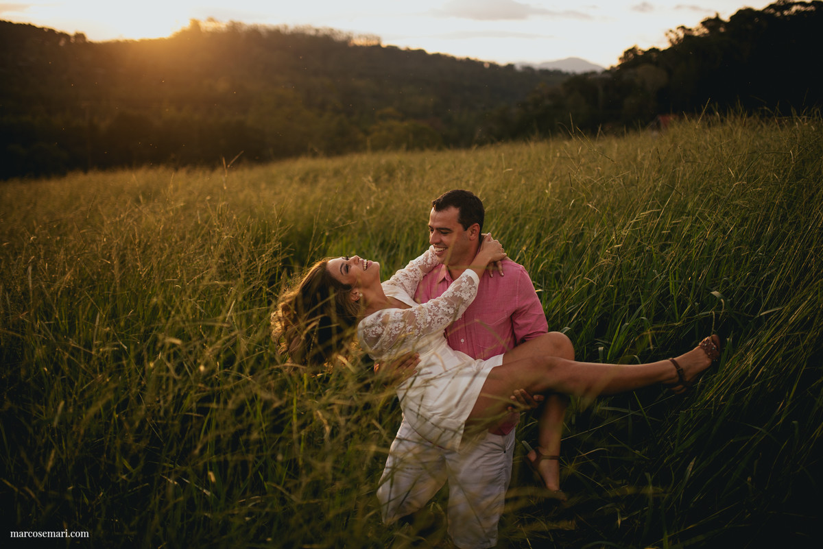 esessionensaiodenoivos-precasameno-savethedate-pedraazul-romantismofotografodecasamento-fotografodevitoria-pordolsol-casandonocampo-weddinginspiration-ensaioromantico-ensaionocampo-fotografodevitoria-marcosemarifotografias