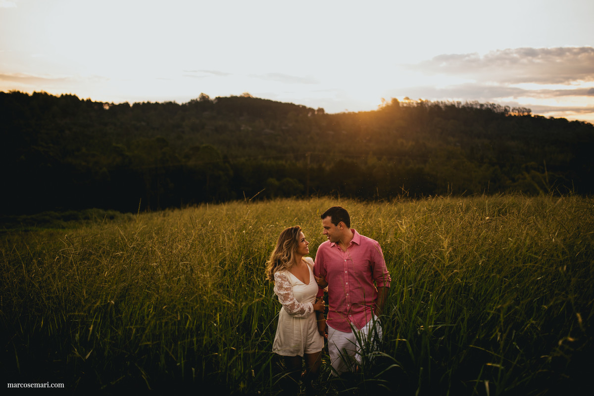 esessionensaiodenoivos-precasameno-savethedate-pedraazul-romantismofotografodecasamento-fotografodevitoria-pordolsol-casandonocampo-weddinginspiration-ensaioromantico-ensaionocampo-fotografodevitoria-marcosemarifotografias