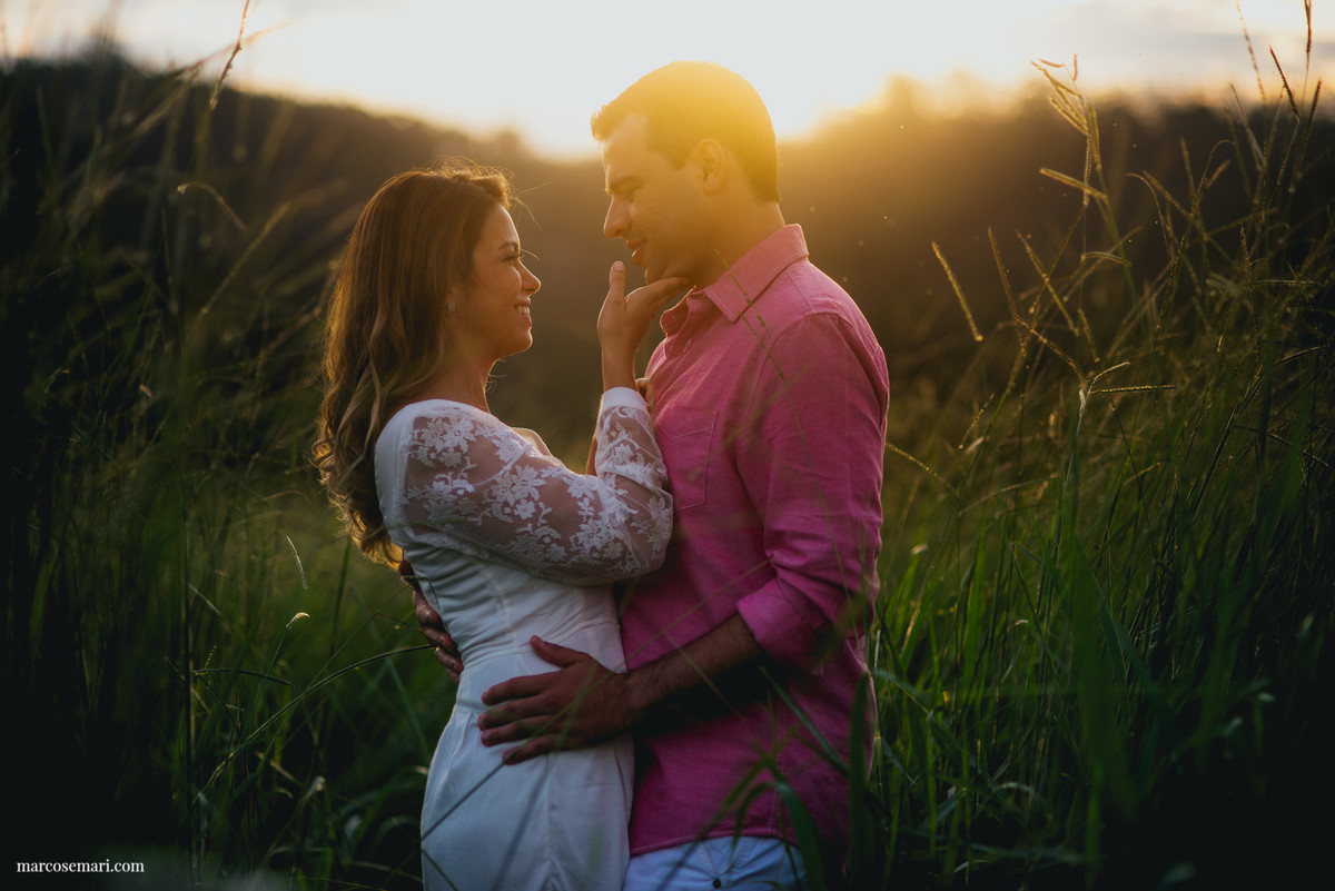 esessionensaiodenoivos-precasameno-savethedate-pedraazul-romantismofotografodecasamento-fotografodevitoria-pordolsol-casandonocampo-weddinginspiration-ensaioromantico-ensaionocampo-fotografodevitoria-marcosemarifotografias