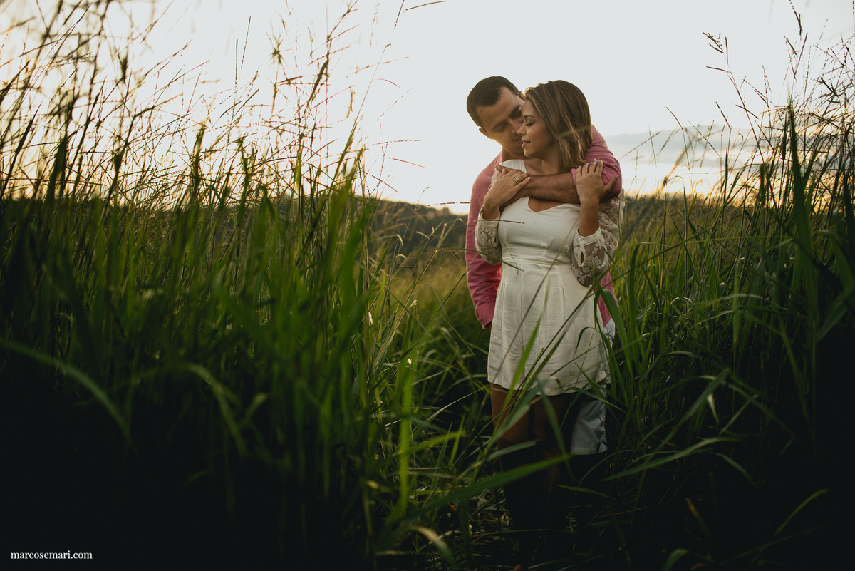 esessionensaiodenoivos-precasameno-savethedate-pedraazul-romantismofotografodecasamento-fotografodevitoria-pordolsol-casandonocampo-weddinginspiration-ensaioromantico-ensaionocampo-fotografodevitoria-marcosemarifotografias
