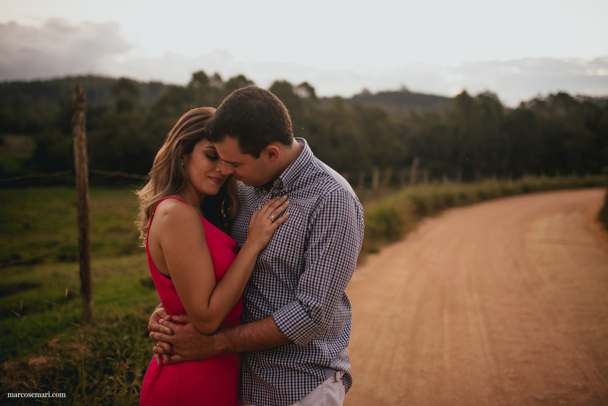 esessionensaiodenoivos-precasameno-savethedate-pedraazul-romantismofotografodecasamento-fotografodevitoria-pordolsol-casandonocampo-weddinginspiration-ensaioromantico-ensaionocampo-fotografodevitoria-marcosemarifotografias