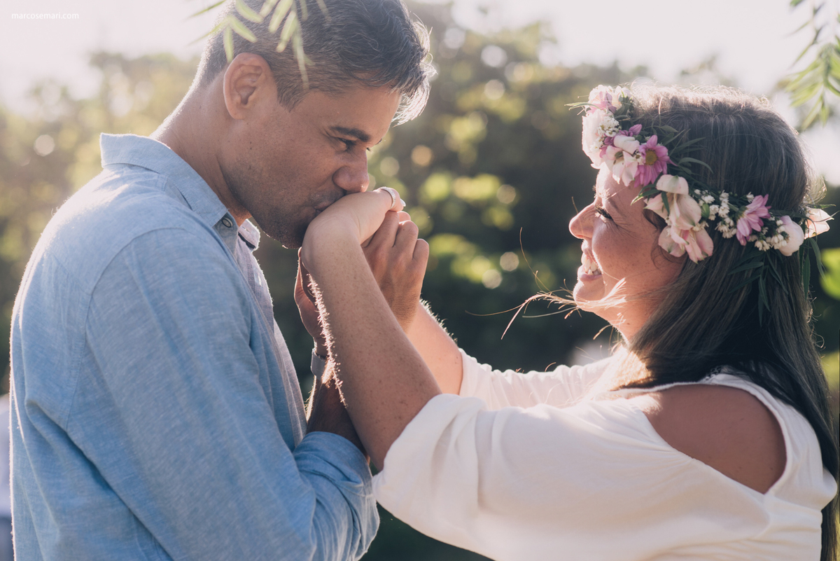 pedidodecasamentosurpresa-noivado-bride-casamento-casamentonapraia-noivadonapraia-arcodeflores-marcosemarifotografias-ensaioromantico-precasamento-lovestory