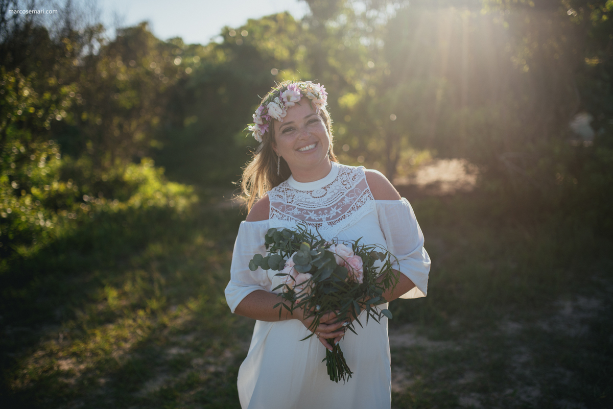 pedidodecasamentosurpresa-noivado-bride-casamento-casamentonapraia-noivadonapraia-arcodeflores-marcosemarifotografias-ensaioromantico-precasamento-lovestory
