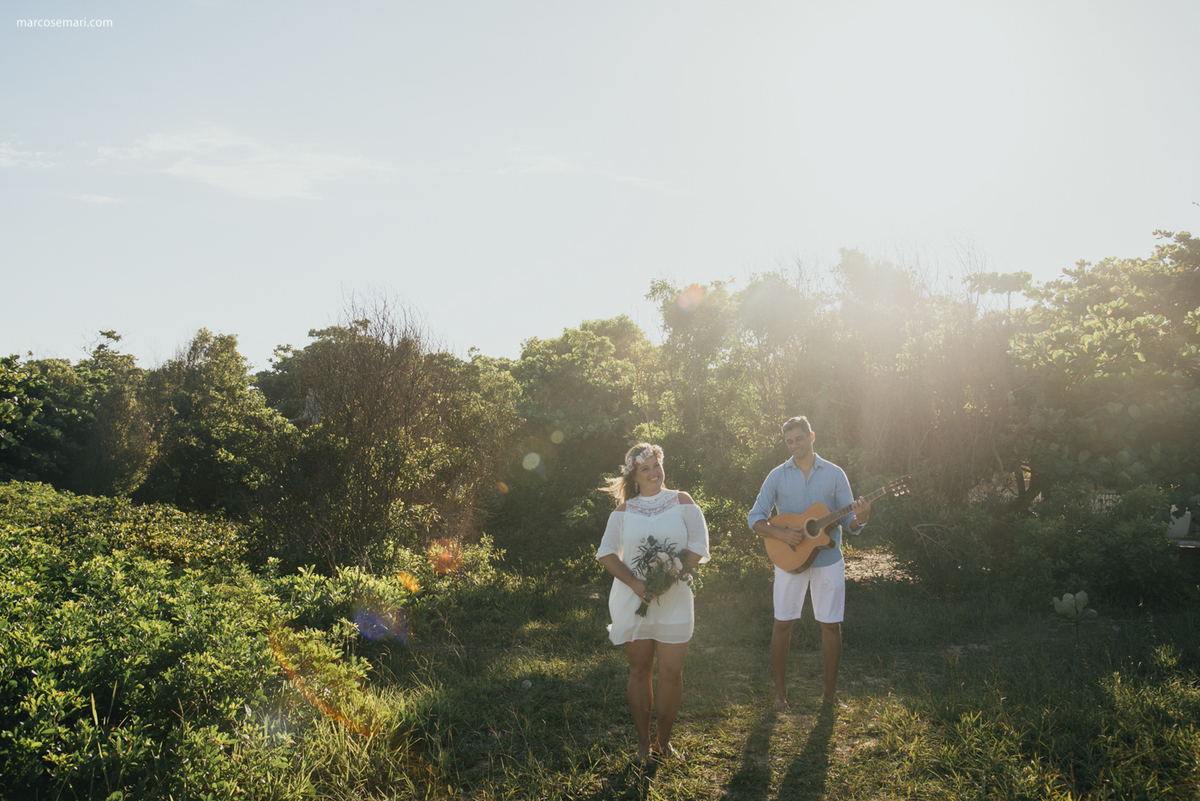 pedidodecasamentosurpresa-noivado-bride-casamento-casamentonapraia-noivadonapraia-arcodeflores-marcosemarifotografias-ensaioromantico-precasamento-lovestory