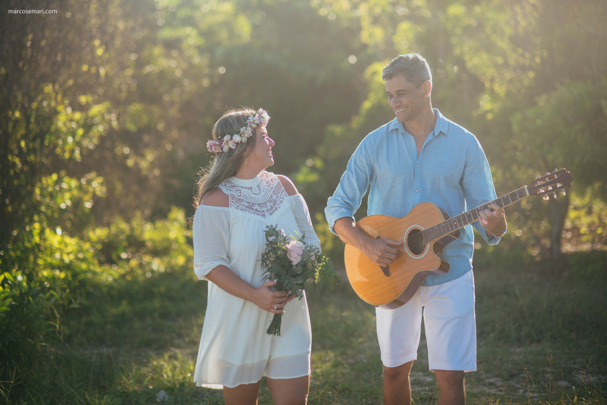 pedidodecasamentosurpresa-noivado-bride-casamento-casamentonapraia-noivadonapraia-arcodeflores-marcosemarifotografias-ensaioromantico-precasamento-lovestory