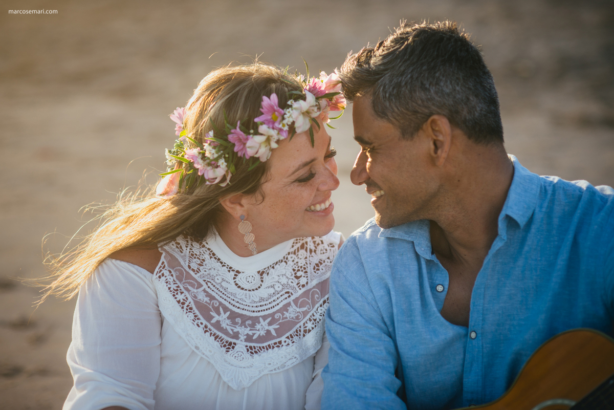 pedidodecasamentosurpresa-noivado-bride-casamento-casamentonapraia-noivadonapraia-arcodeflores-marcosemarifotografias-ensaioromantico-precasamento-lovestory