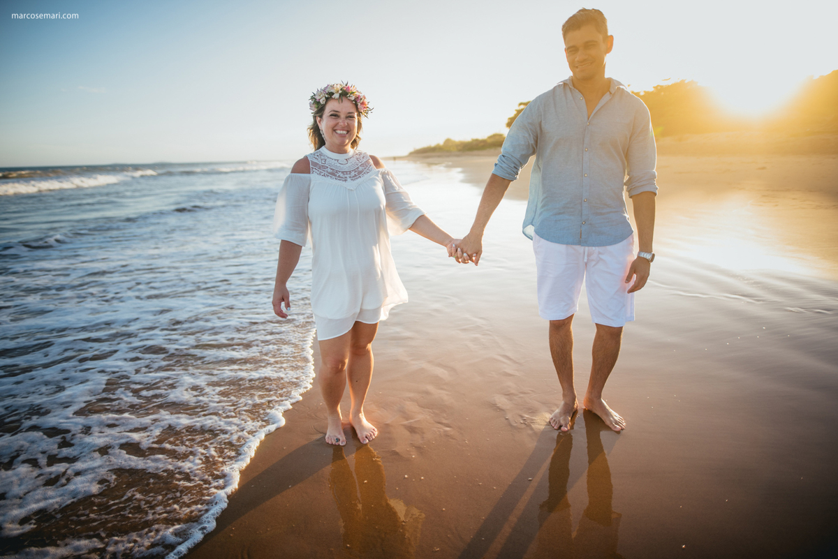 pedidodecasamentosurpresa-noivado-bride-casamento-casamentonapraia-noivadonapraia-arcodeflores-marcosemarifotografias-ensaioromantico-precasamento-lovestory