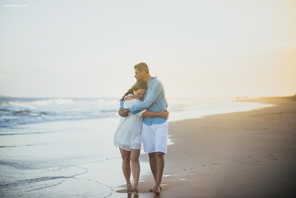 pedidodecasamentosurpresa-noivado-bride-casamento-casamentonapraia-noivadonapraia-arcodeflores-marcosemarifotografias-ensaioromantico-precasamento-lovestory