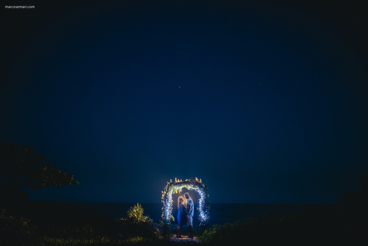 pedidodecasamentosurpresa-noivado-bride-casamento-casamentonapraia-noivadonapraia-arcodeflores-marcosemarifotografias-ensaioromantico-precasamento-lovestory