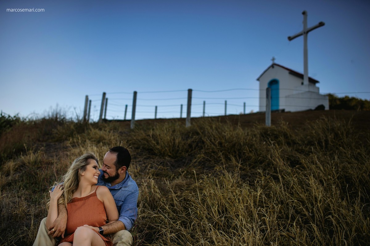 esession; ensaio pre casamento; bulldog francês; marcosemarifotografias; wedding; bride; noivos; noiva; ensaio externo, animal de estimação; casal estiloso, lifestyle; blog casando no es; blog de casamento; blog detalhes que inspiram; 