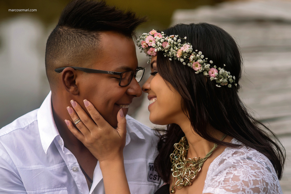 cerejeiras-ensaio-pre-wedding-adna-betinho-pedra-azul-es-fotos-no-campodeflores-es-noivas-casamentos-es-fotografos-marcos-e-mari-fotografias