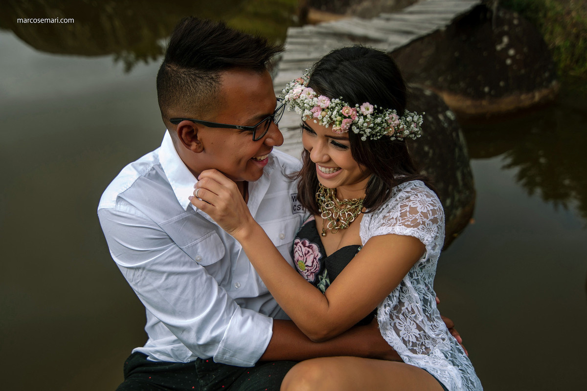 cerejeiras-ensaio-pre-wedding-adna-betinho-pedra-azul-es-fotos-no-campodeflores-es-noivas-casamentos-es-fotografos-marcos-e-mari-fotografias