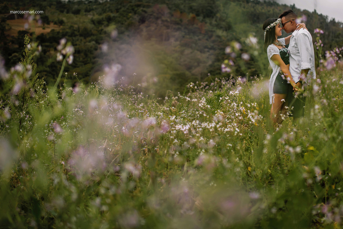 cerejeiras-ensaio-pre-wedding-adna-betinho-pedra-azul-es-fotos-no-campodeflores-es-noivas-casamentos-es-fotografos-marcos-e-mari-fotografias
