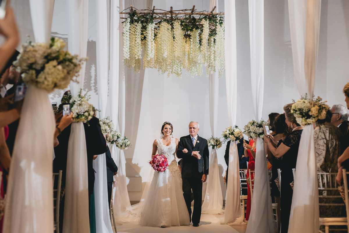 fotos-casamento-juerodrigo-noiva-marcosemarifotografias-itamaratyhall-maisonrosee-salaoma-violinelive-batukar