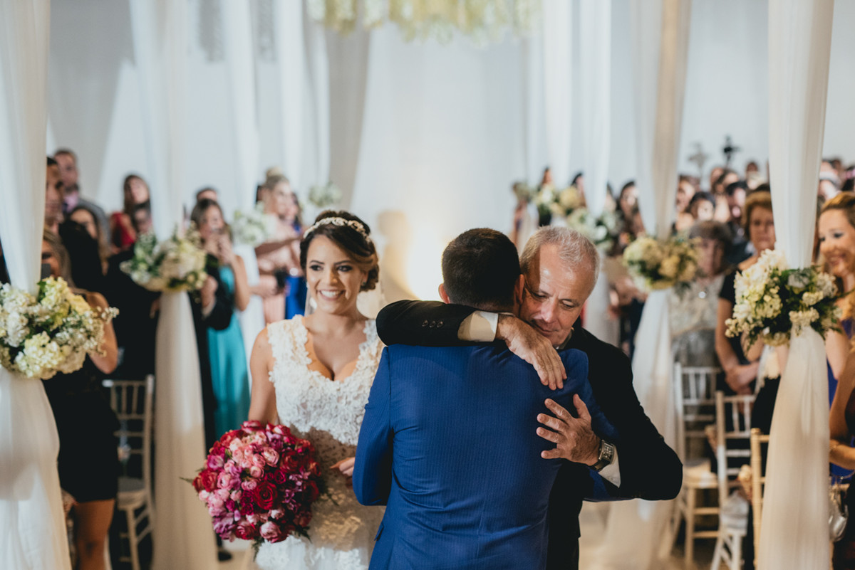 fotos-casamento-juerodrigo-noiva-marcosemarifotografias-itamaratyhall-maisonrosee-salaoma-violinelive-batukar