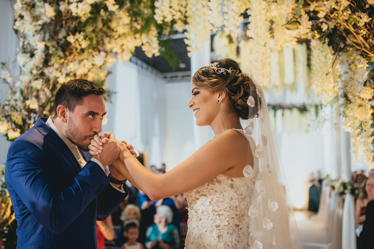 fotos-casamento-juerodrigo-noiva-marcosemarifotografias-itamaratyhall-maisonrosee-salaoma-violinelive-batukar