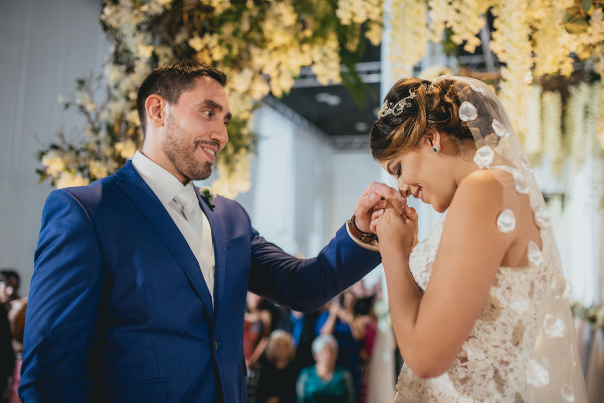 fotos-casamento-juerodrigo-noiva-marcosemarifotografias-itamaratyhall-maisonrosee-salaoma-violinelive-batukar