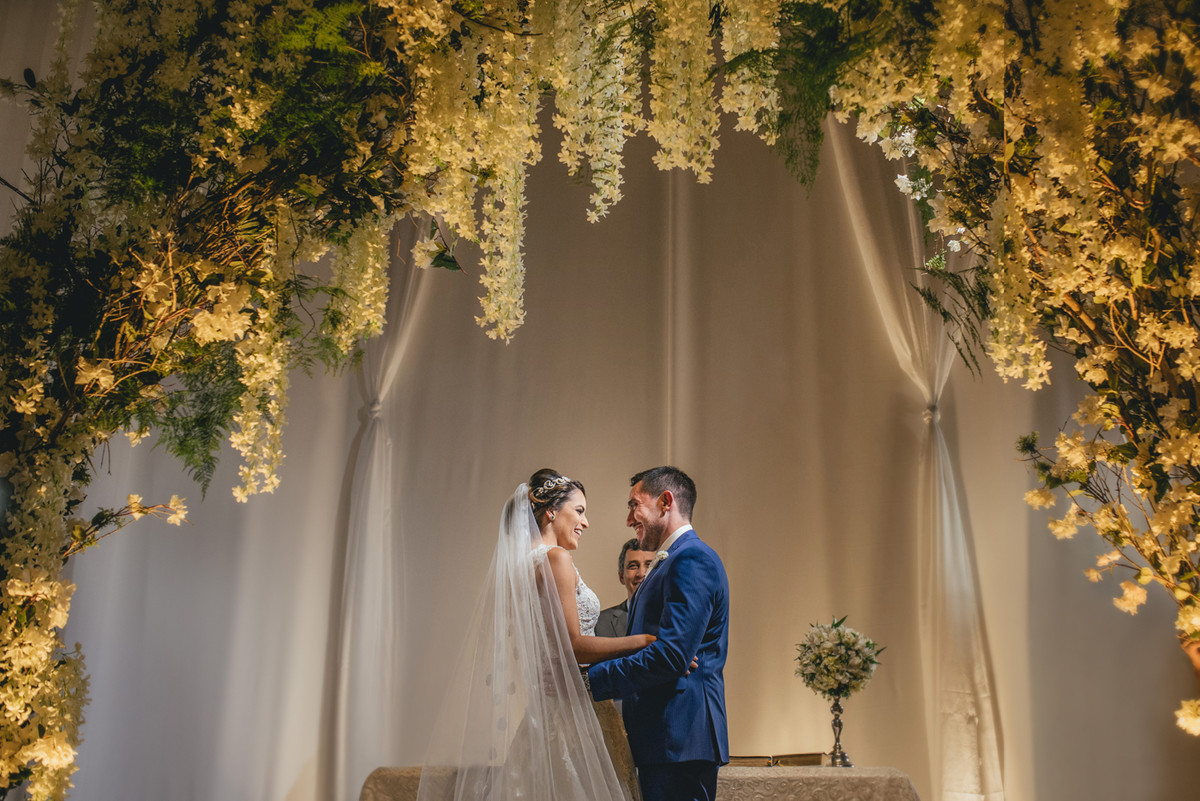 fotos-casamento-juerodrigo-noiva-marcosemarifotografias-itamaratyhall-maisonrosee-salaoma-violinelive-batukar