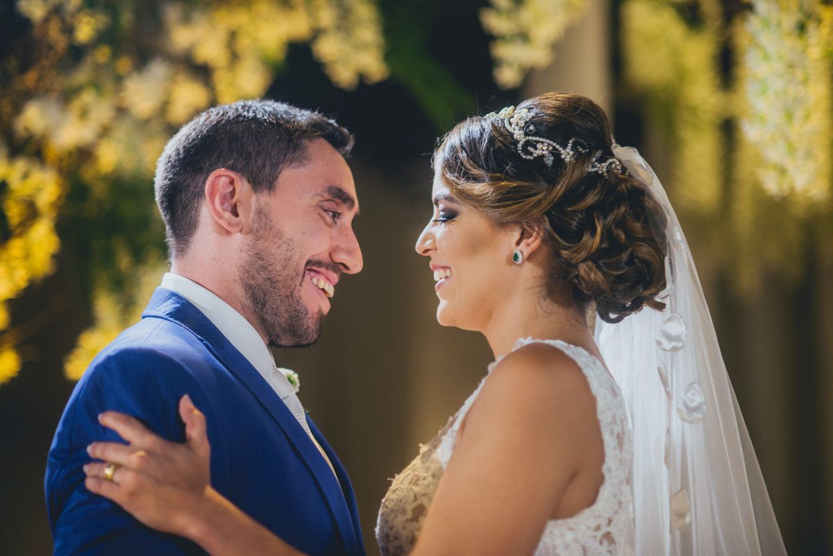 fotos-casamento-juerodrigo-noiva-marcosemarifotografias-itamaratyhall-maisonrosee-salaoma-violinelive-batukar