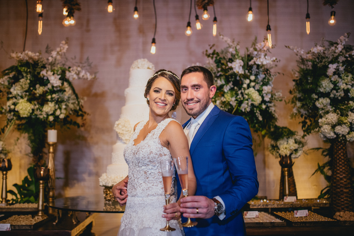 fotos-casamento-juerodrigo-noiva-marcosemarifotografias-itamaratyhall-maisonrosee-salaoma-violinelive-batukar