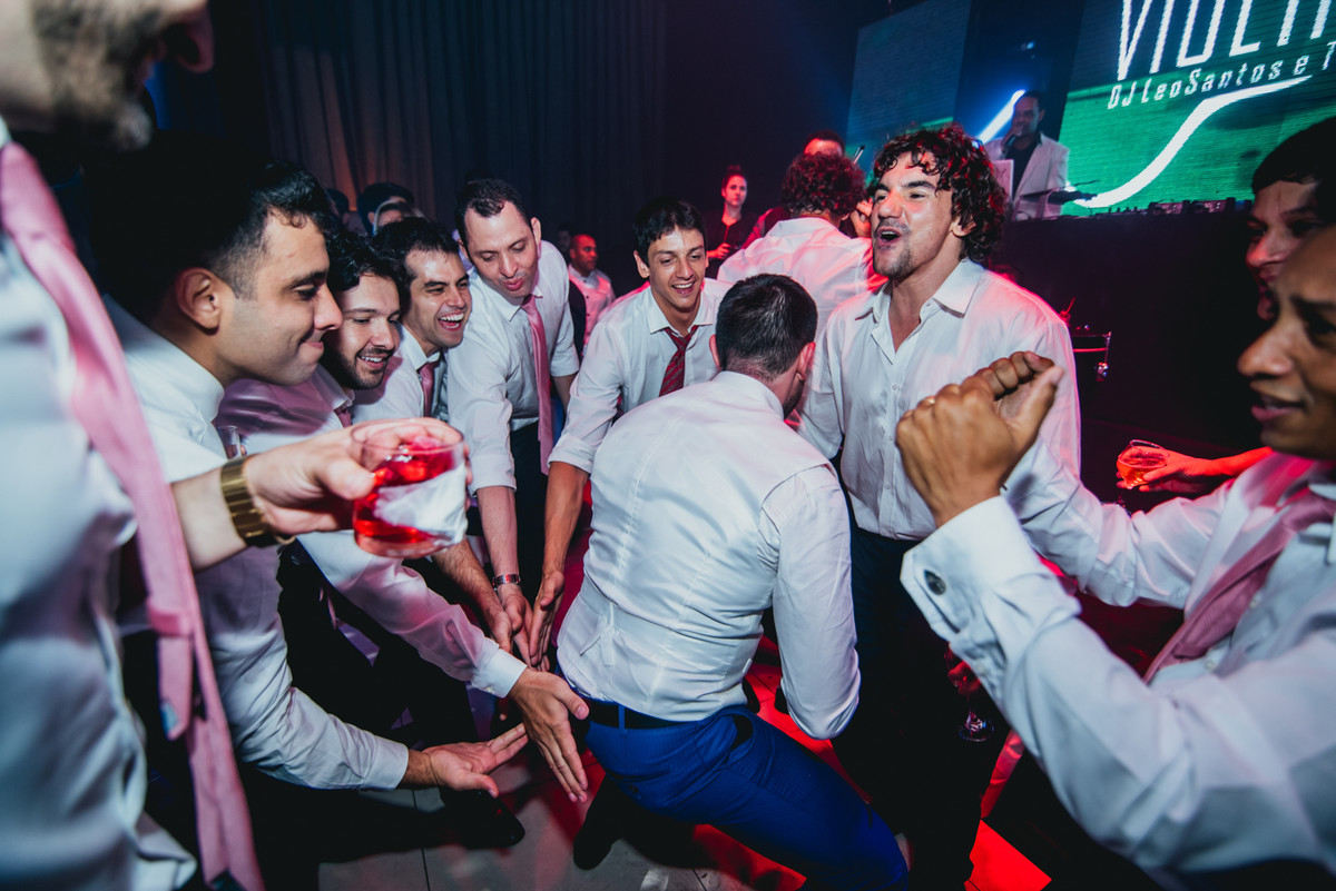 fotos-casamento-juerodrigo-noiva-marcosemarifotografias-itamaratyhall-maisonrosee-salaoma-violinelive-batukar