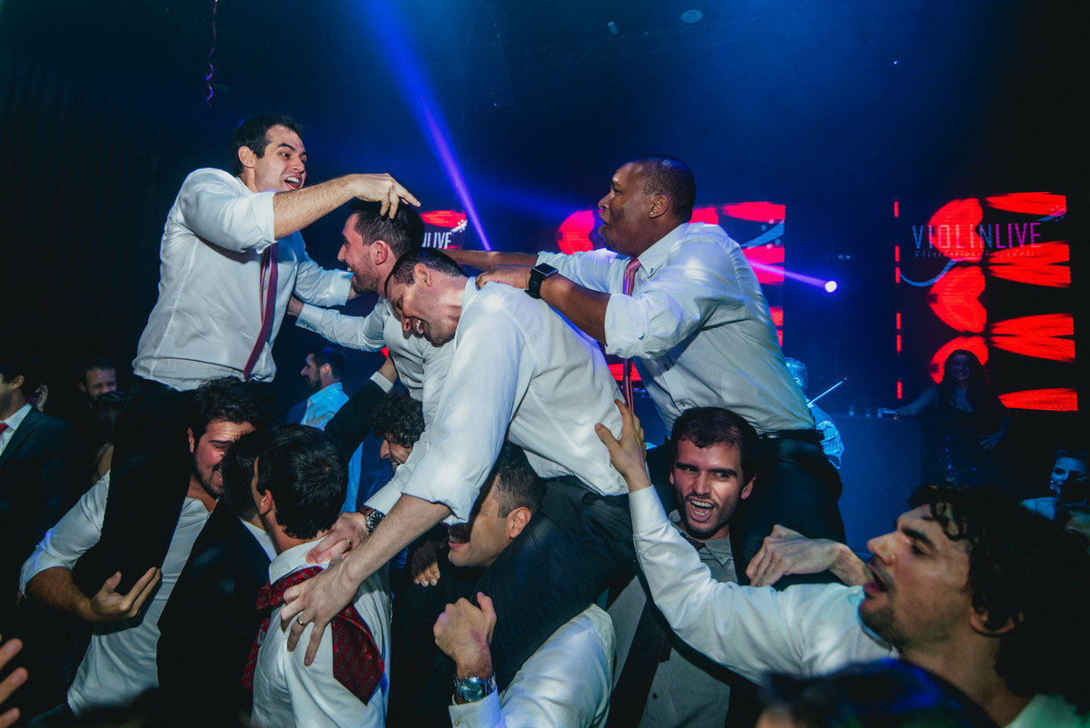 fotos-casamento-juerodrigo-noiva-marcosemarifotografias-itamaratyhall-maisonrosee-salaoma-violinelive-batukar