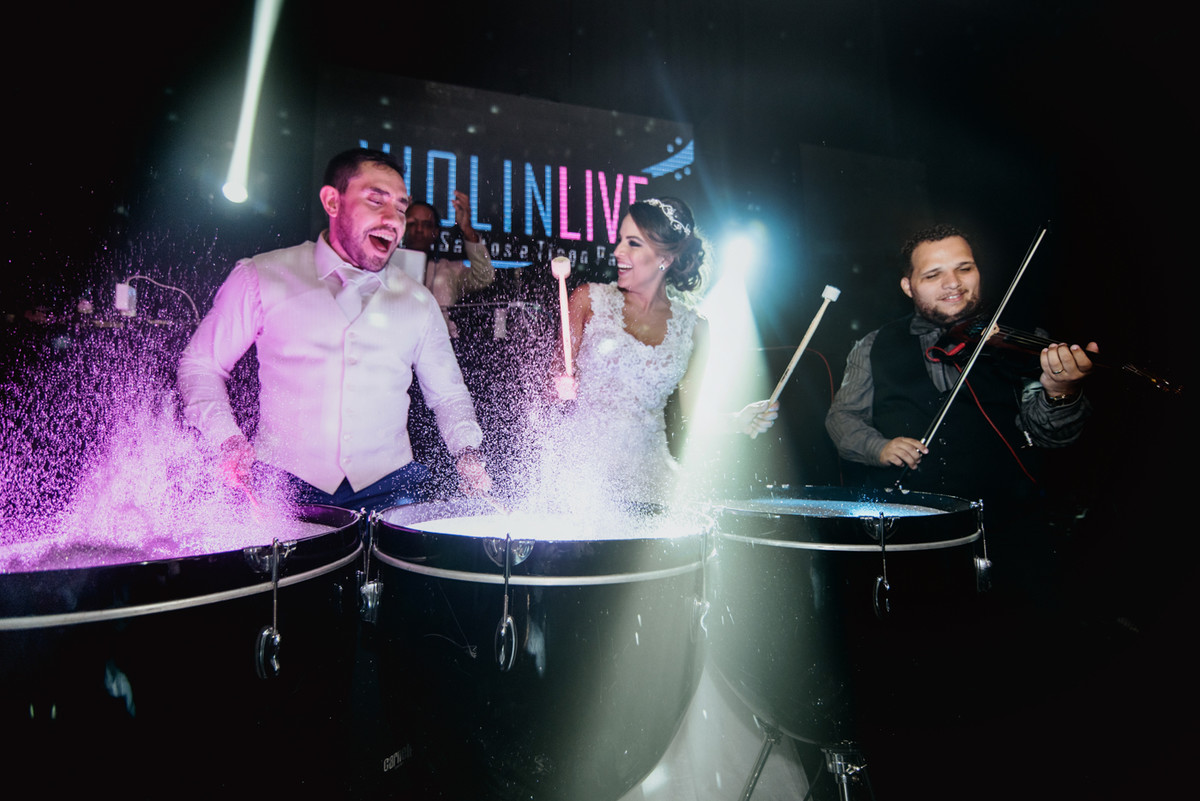 fotos-casamento-juerodrigo-noiva-marcosemarifotografias-itamaratyhall-maisonrosee-salaoma-violinelive-batukar