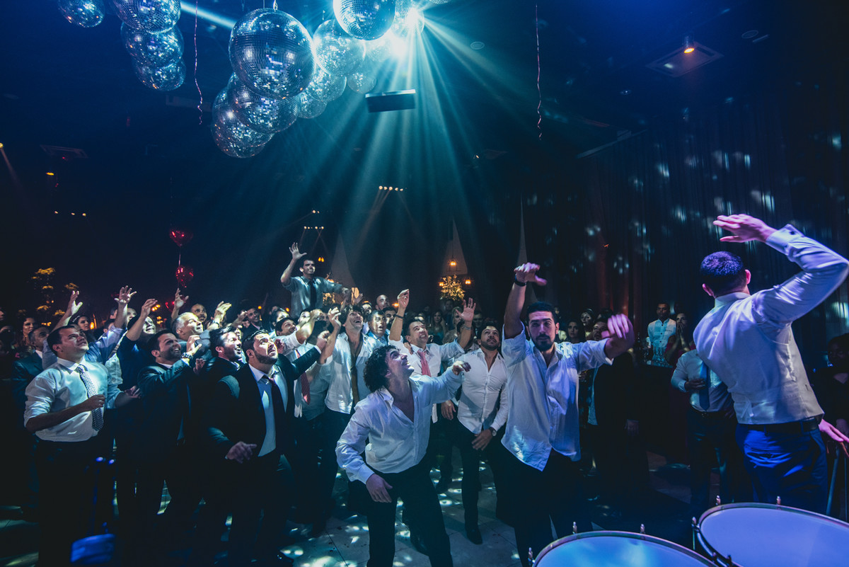 fotos-casamento-juerodrigo-noiva-marcosemarifotografias-itamaratyhall-maisonrosee-salaoma-violinelive-batukar