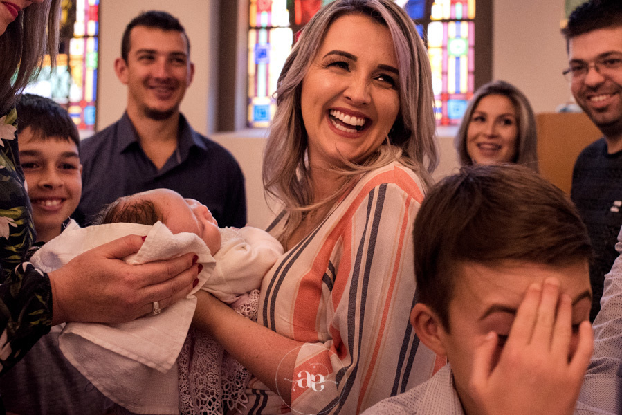 fotos espontaneas de familia no batizado católico