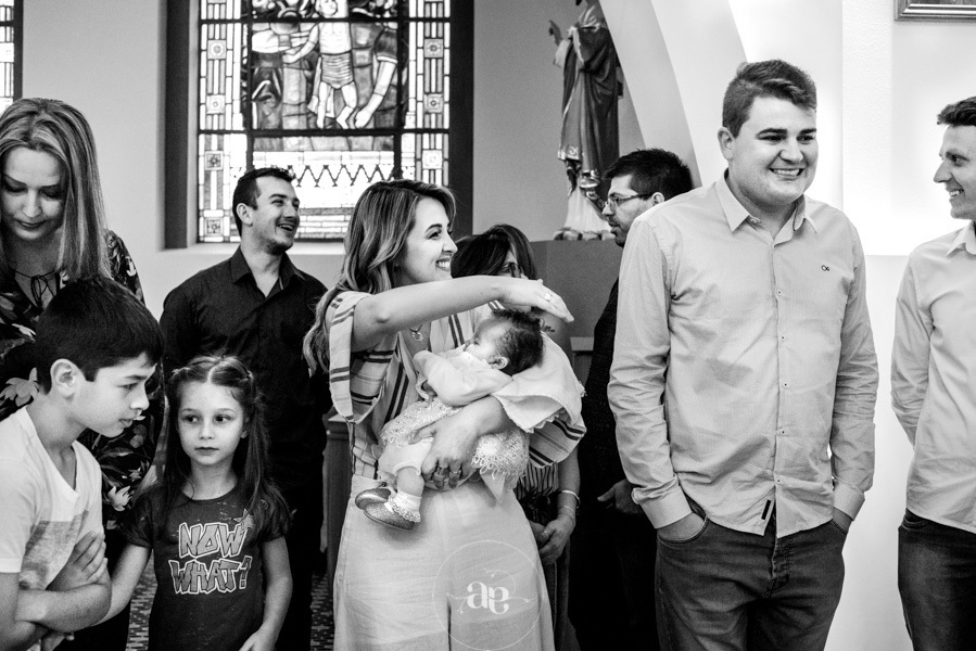 fotografias espontâneas na cerimonia de batizado