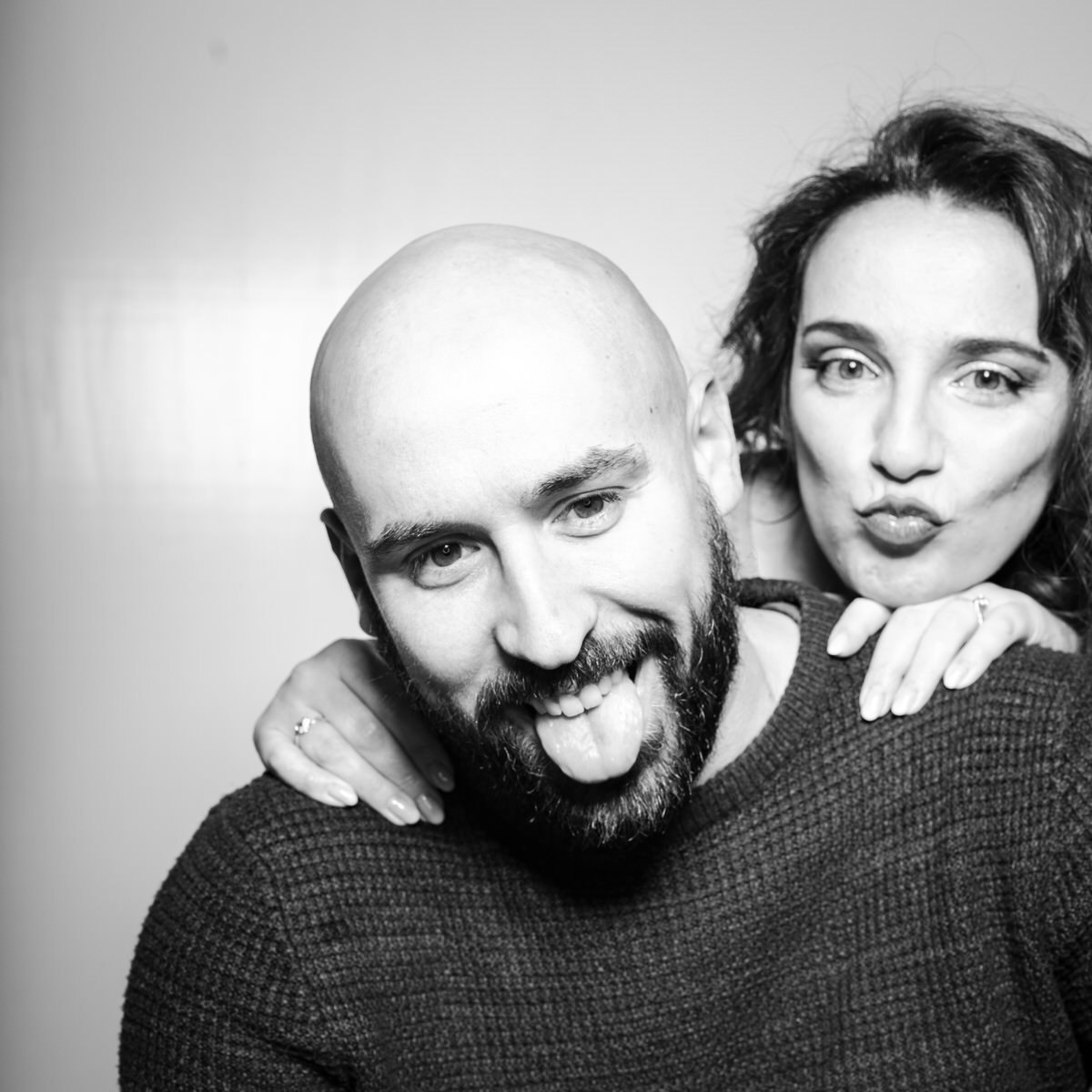 engagement wedding photobooth photographer destination photographer filipe santos porto portugal bride groom award best 