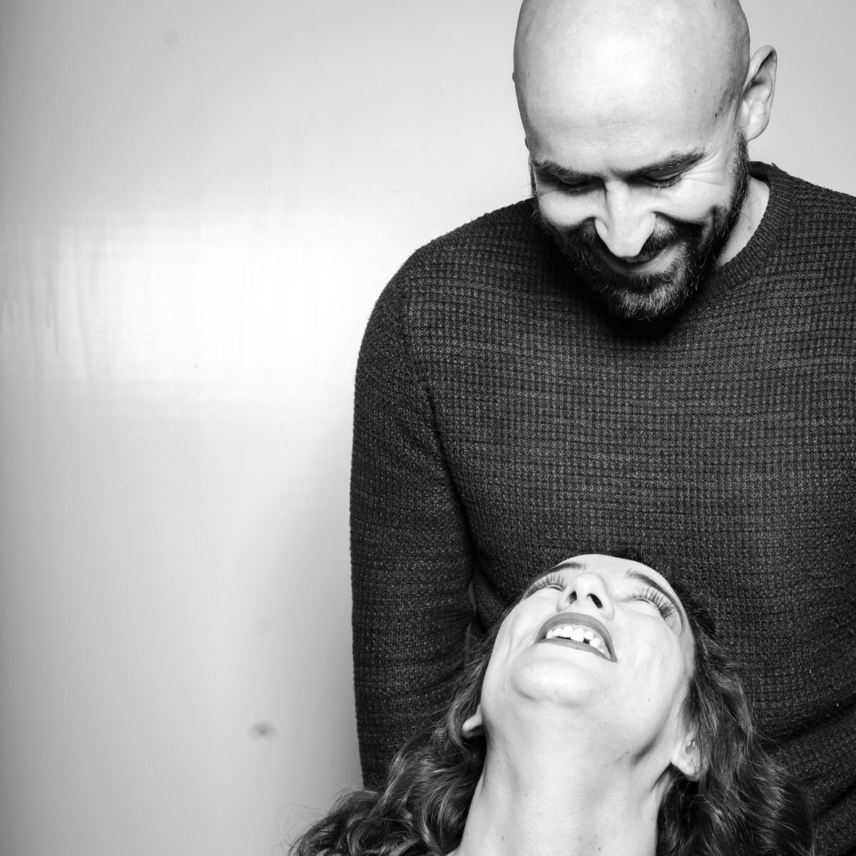 engagement wedding photobooth photographer destination photographer filipe santos porto portugal bride groom award best 