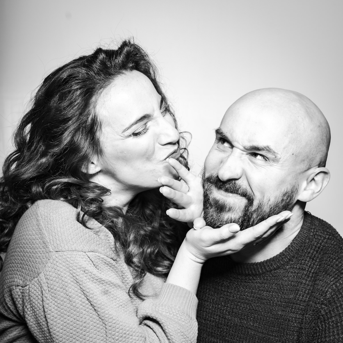 engagement wedding photobooth photographer destination photographer filipe santos porto portugal bride groom award best 