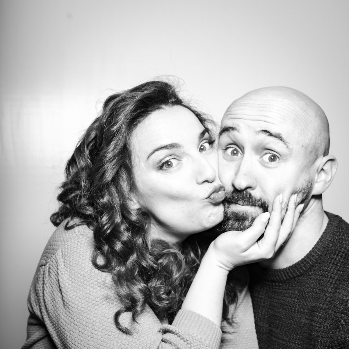 engagement wedding photobooth photographer destination photographer filipe santos porto portugal bride groom award best 