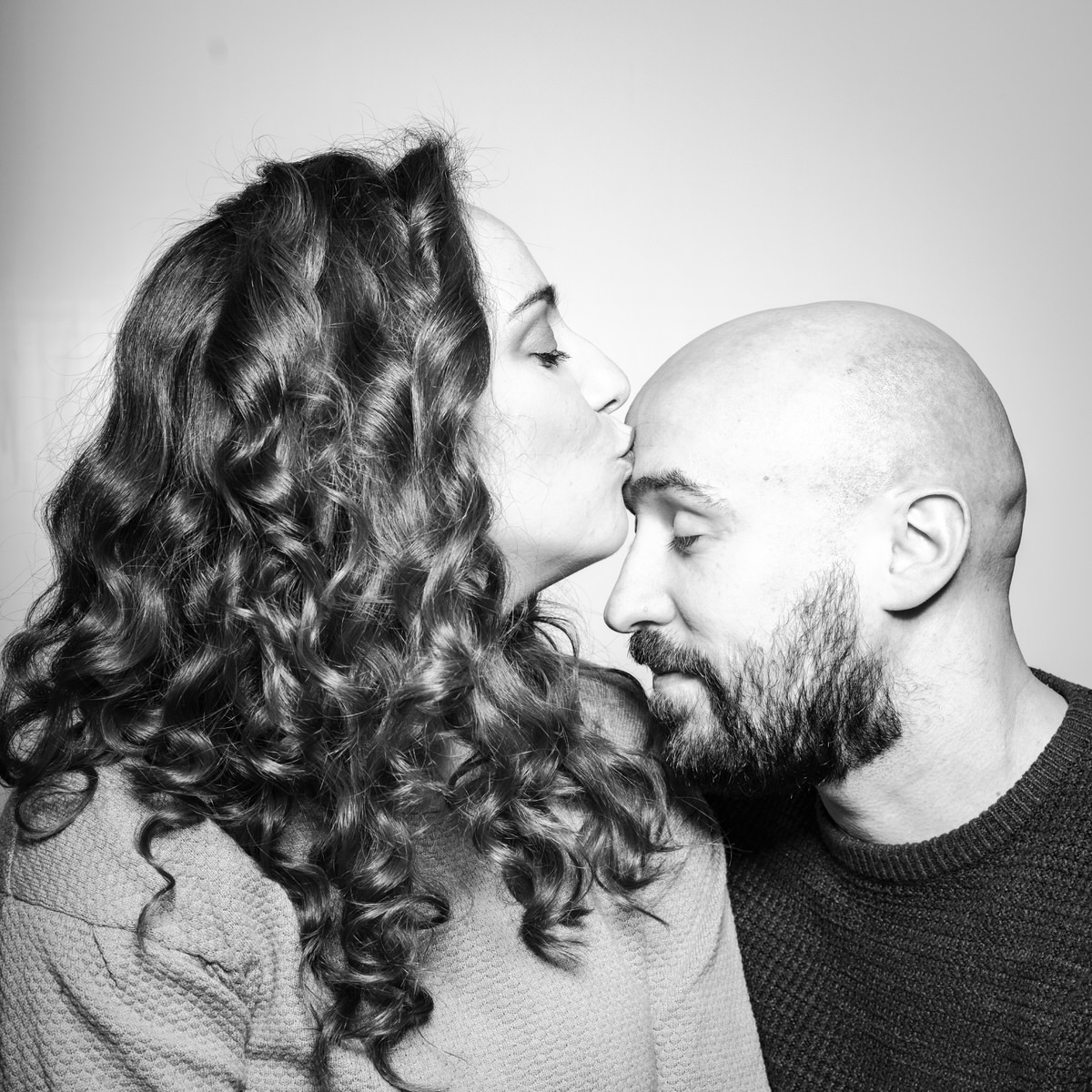 engagement wedding photobooth photographer destination photographer filipe santos porto portugal bride groom award best 