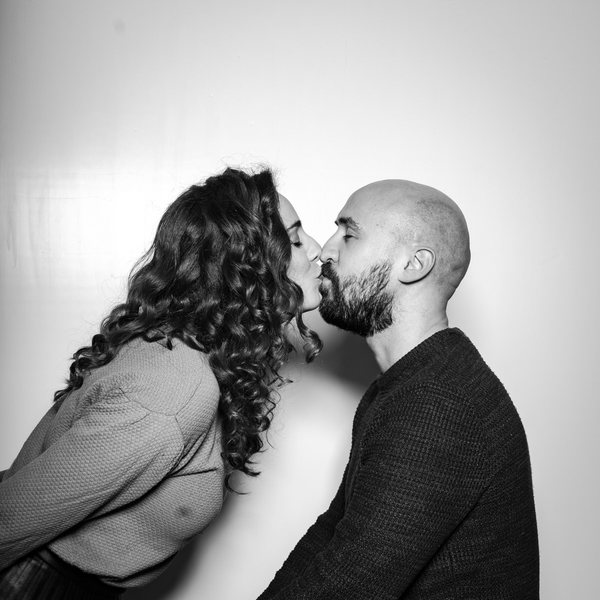 engagement wedding photobooth photographer destination photographer filipe santos porto portugal bride groom award best 