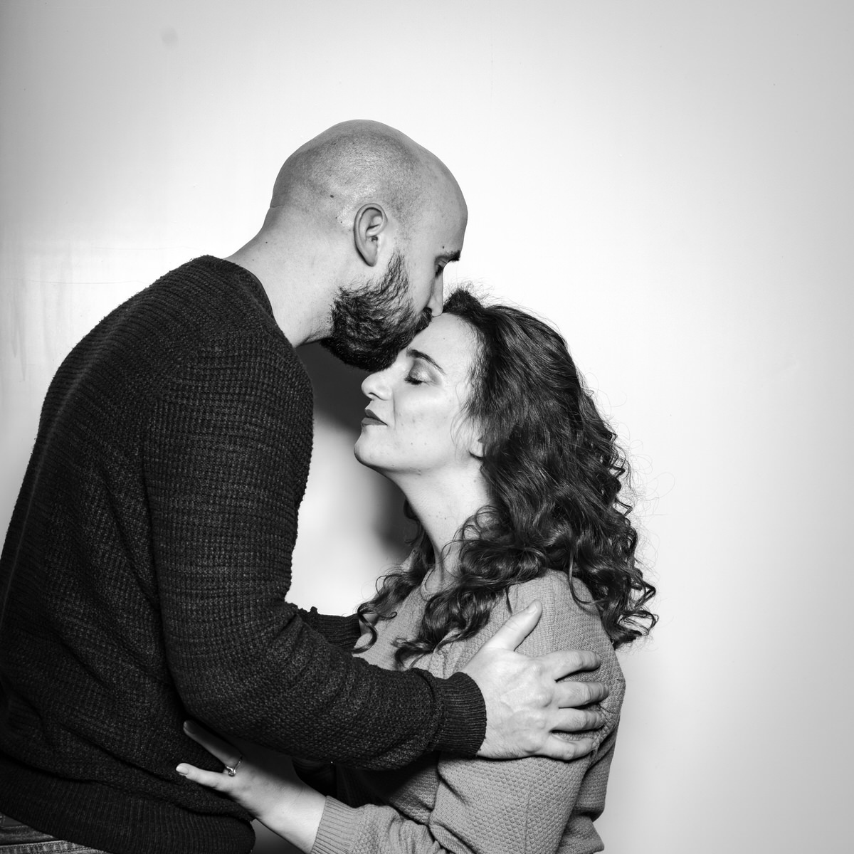 engagement wedding photobooth photographer destination photographer filipe santos porto portugal bride groom award best 