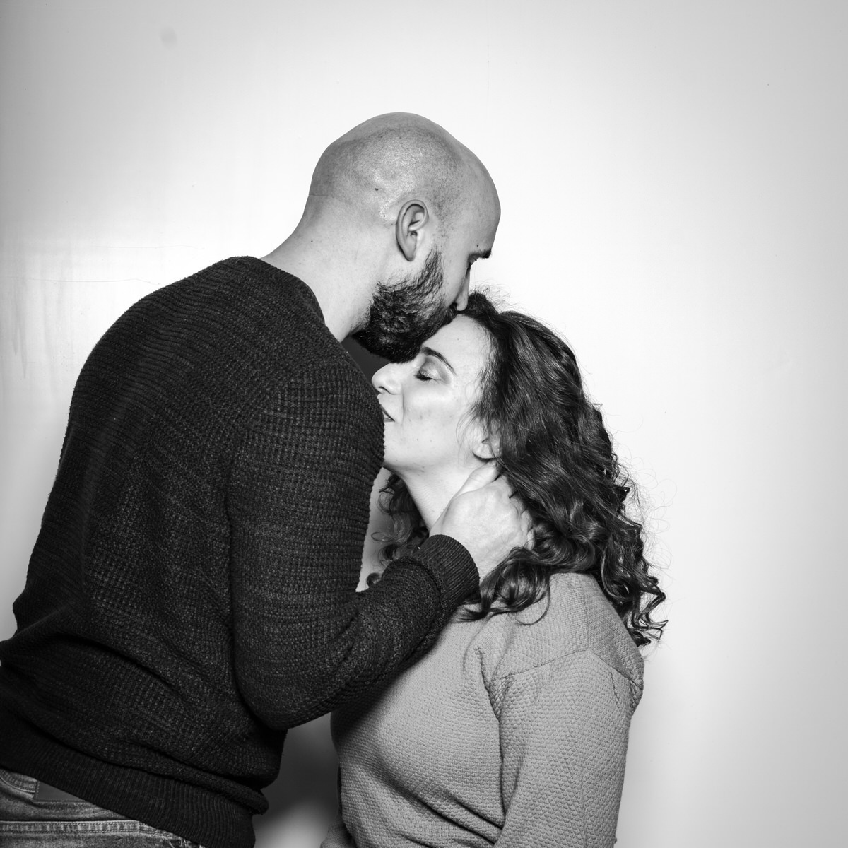 engagement wedding photobooth photographer destination photographer filipe santos porto portugal bride groom award best 