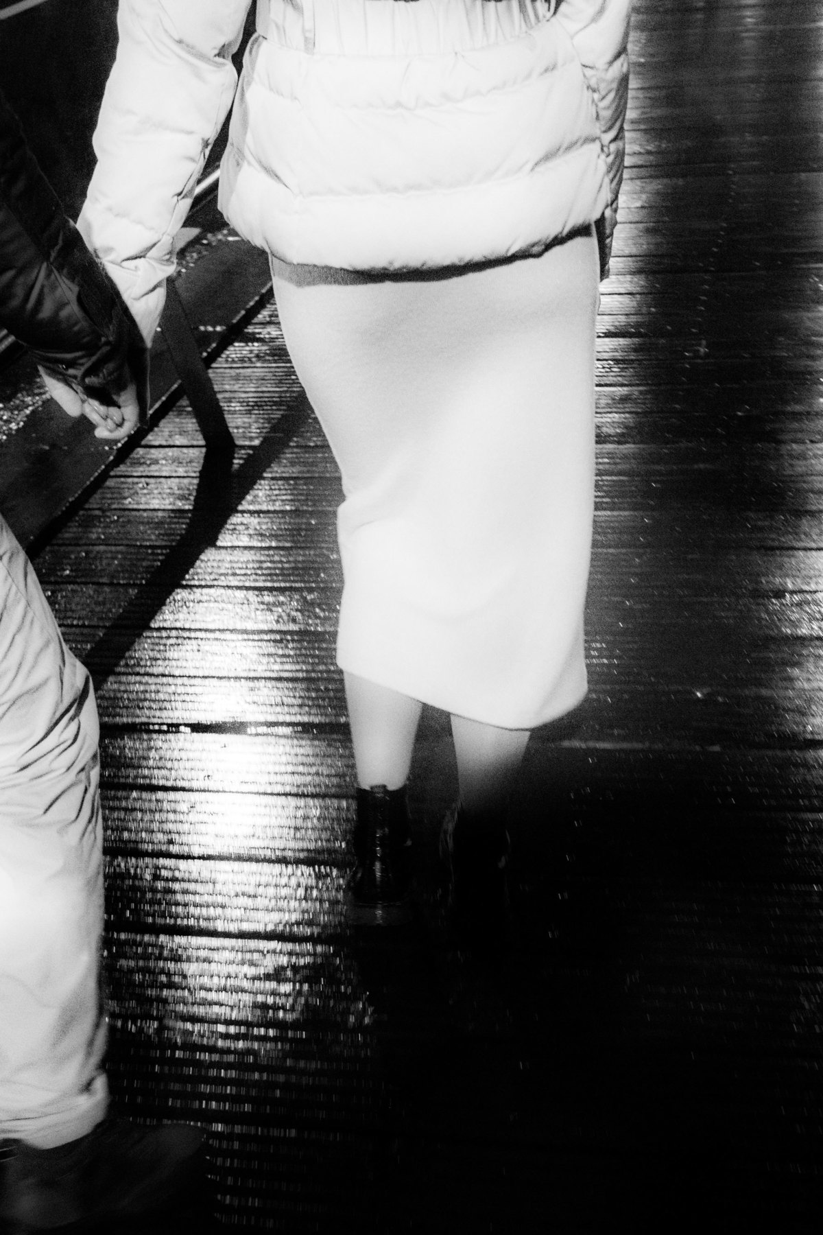 walk in cais de gaia, walkingaia, couples, love, wedding dress, bride and groom, noiva e noivo, porto, photography and videography