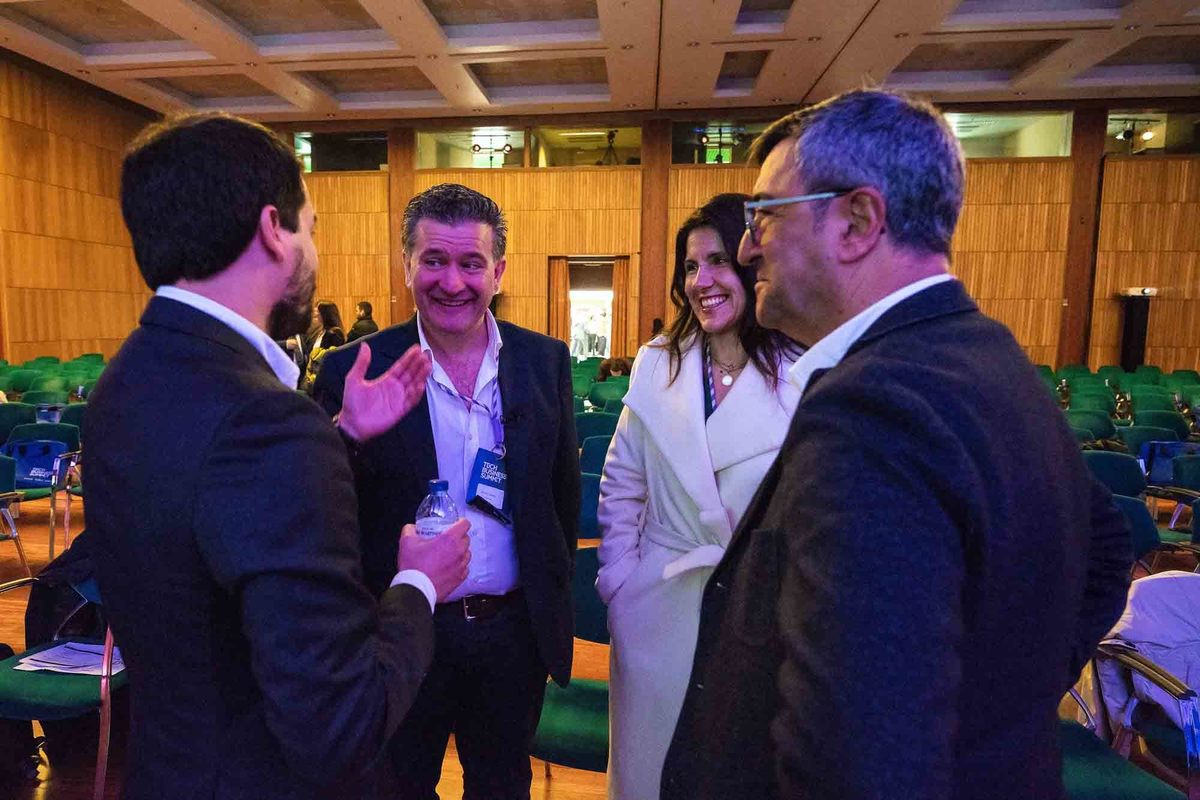 Orador António Teixeira
CEO – PONTUAL IT Business Solutions em momento de confraternização juntos com Filipe santos CEO BNest