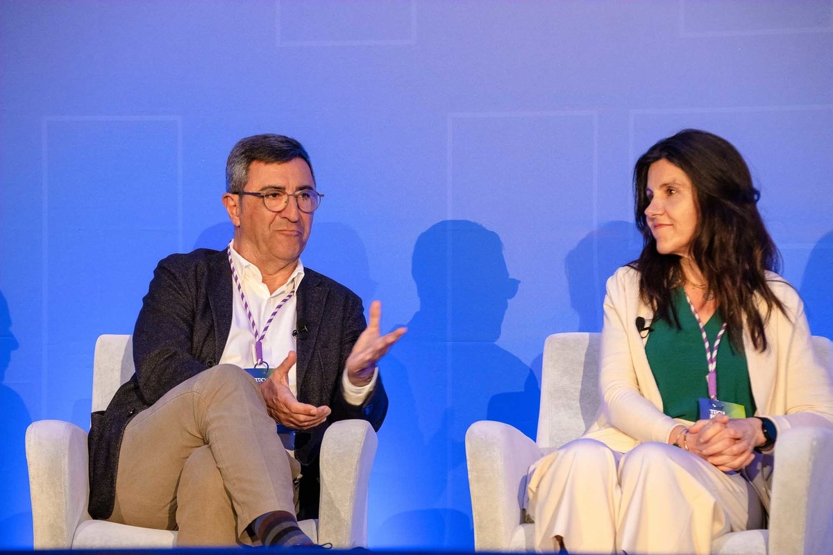 Orador Josep Maria Raventós
Diretor Executivo de SMB & CPA em Portugal e África – Cegid aprecenta  tendencias de e-commerce no palco