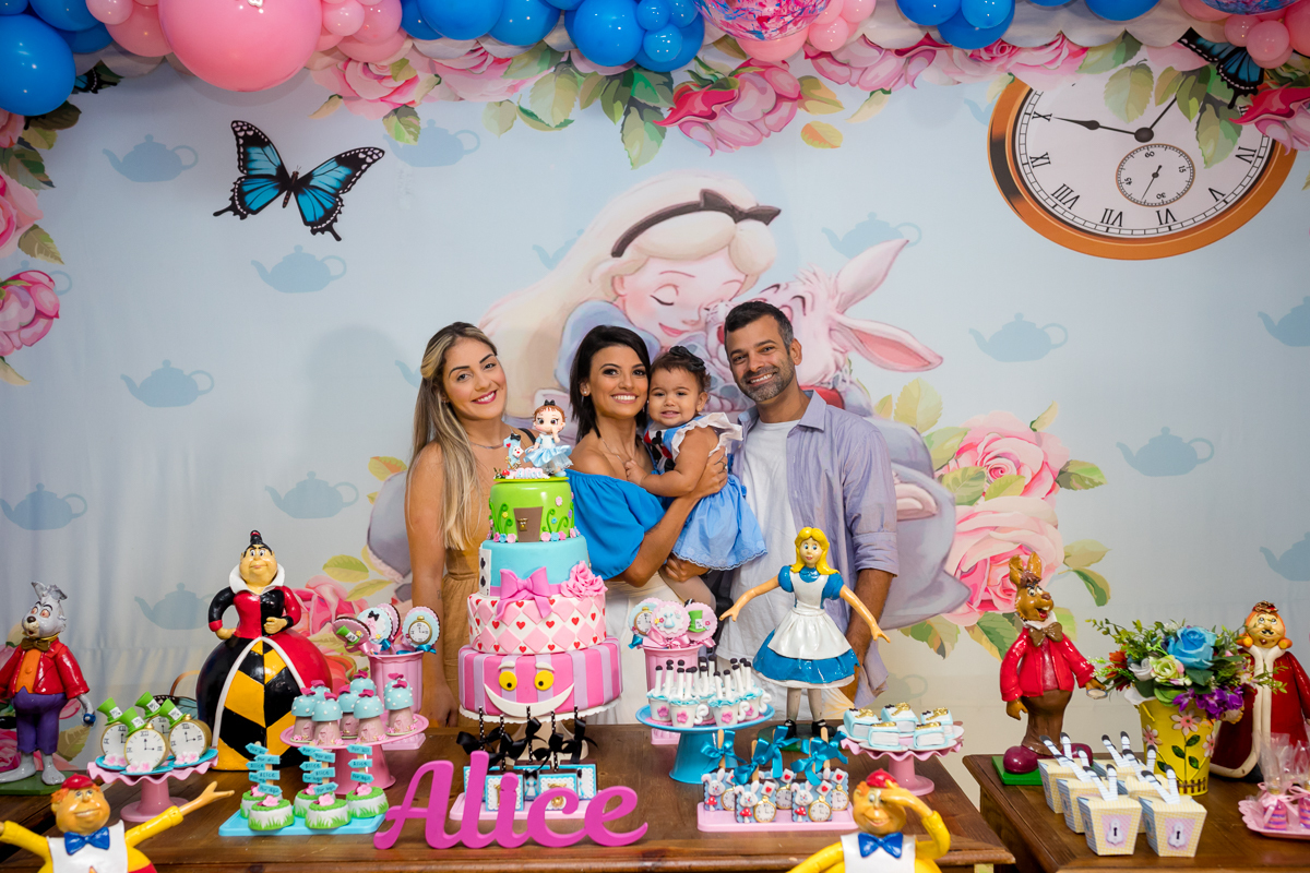 festa infantil-mesa decoração-Alice no país das maravilhas