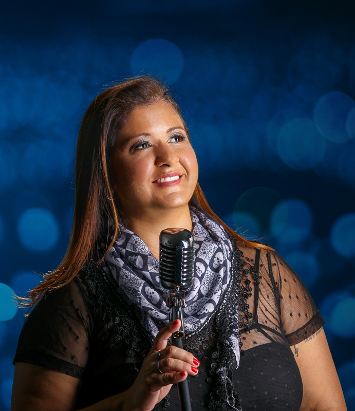 Fabi Goulart em ensaio fotográfico estúdio-realengo