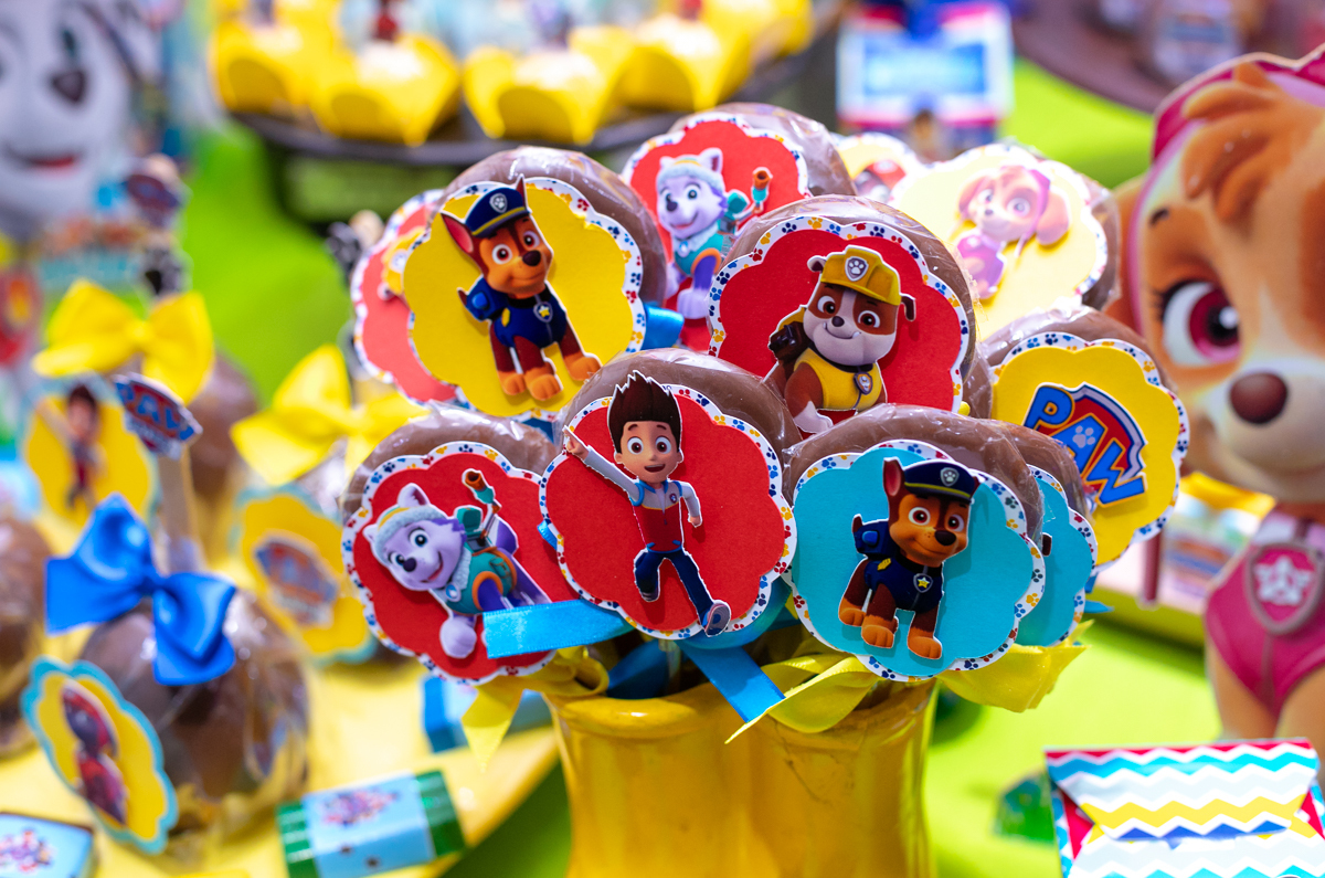pirulitos decorado-patrulha canina-mesa decorada-vila da penha-rj
