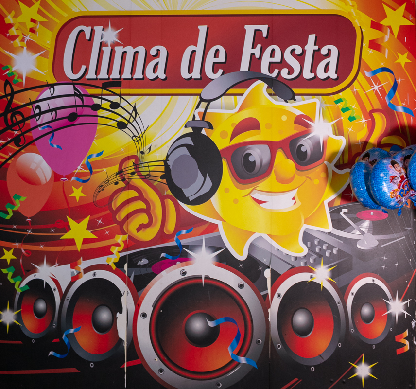 pista de dança em salão clima de festa-vila da penha-rj