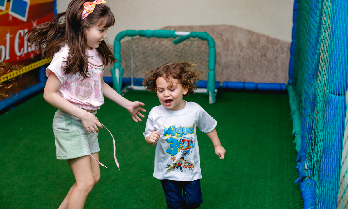 brincadeiras-futebol de salão-festa 3 anos Miguel-salão clima de festa-rj
