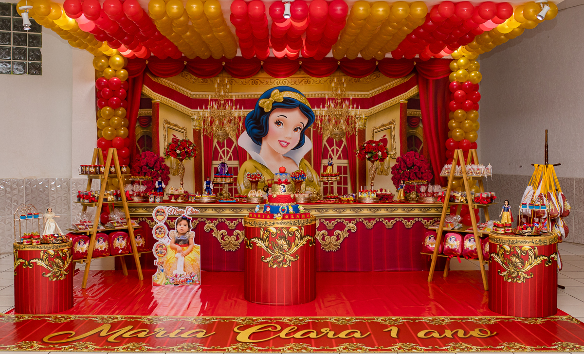 mesa 3D branca de neve aniversário em Castelo Casa de Festas e Eventos - Vila da Penha - RJ