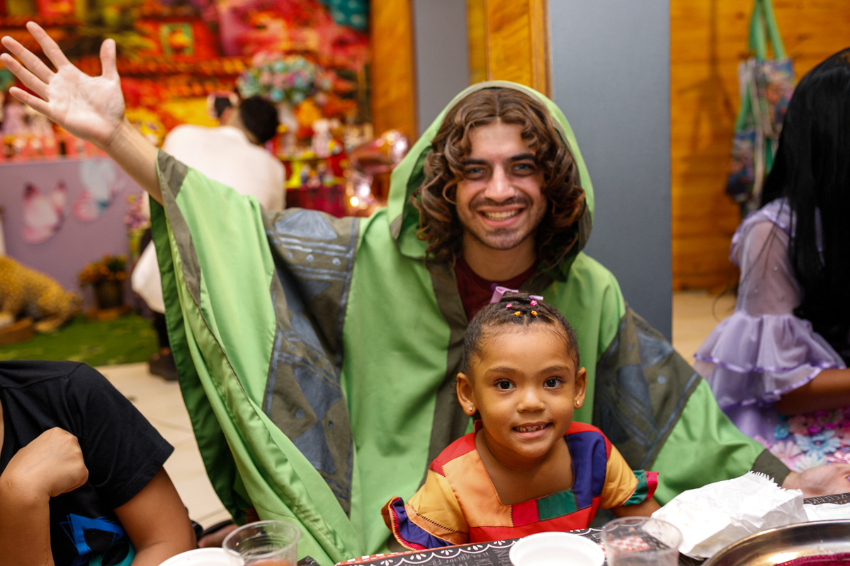 Bruna Madrigal na festinha da Lavínia-casa alegria de viver-aniversários-infantis