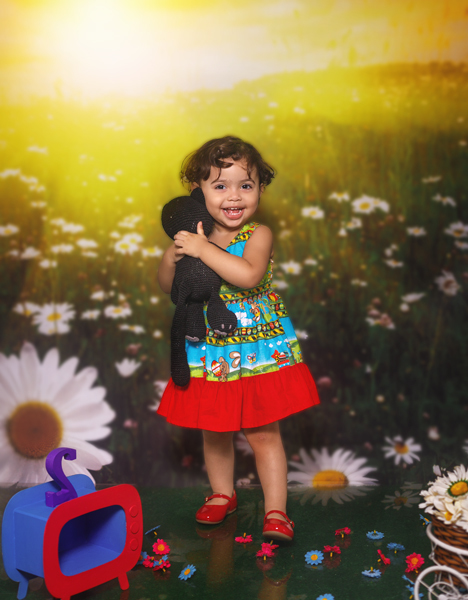 book fotográfico em estúdio infantil-Simpson gatinho preto-Lisa fez 2 anos-